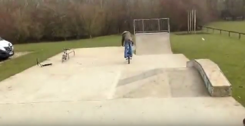 Bampton Recreation Ground Skatepark - Bampton