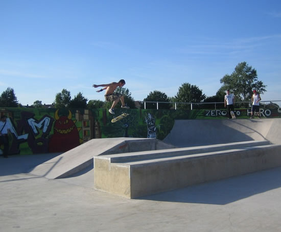Corsham Skatepark - Corsham