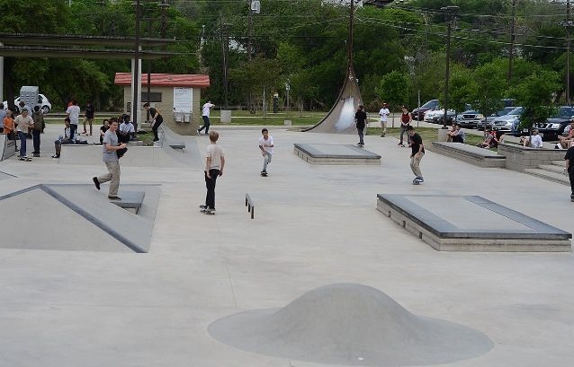 House Park Plaza Skatepark