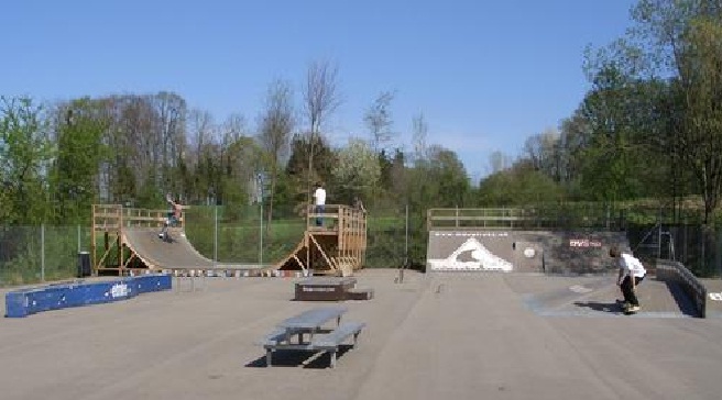 Niederhasli Skatepark