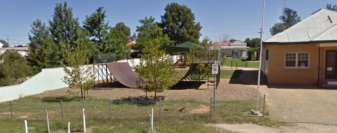 Pyramid Hill Mini Ramp Skatepark